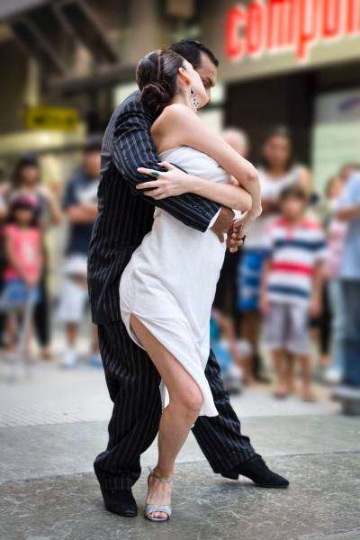 Tango classes in Toronto. Join us now!